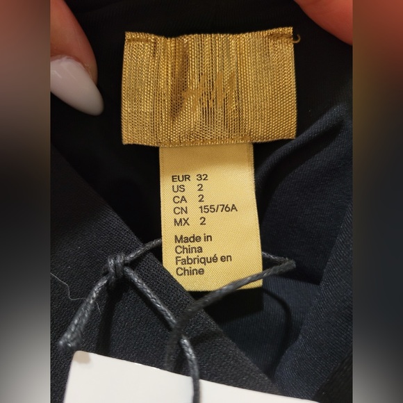 Black bodycon open back dress - Picture 3 of 4